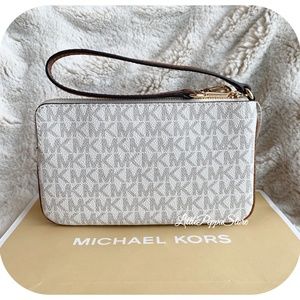 MICHAEL Michael Kors Bags - MICHAEL KORS JET SET WRISTLET MK VANILLA MICHAEL Michael Kors Bags - MICHAEL KORS JET SET WRISTLET MK VANILLA